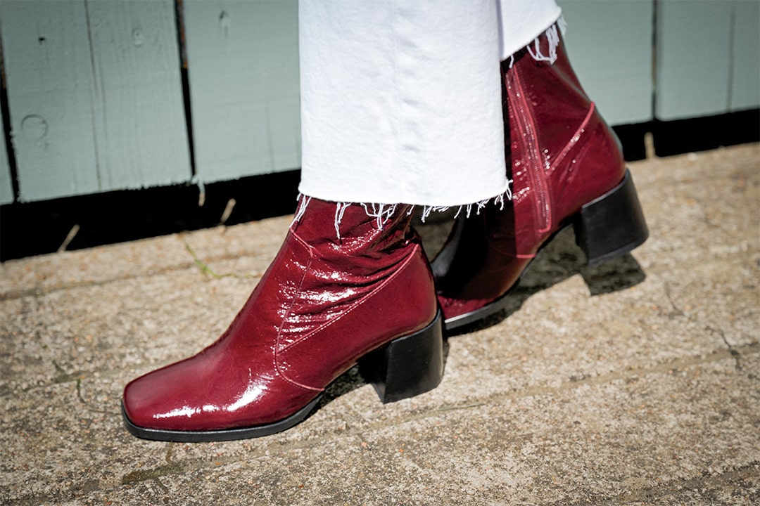 bottines a talon et bout carre bordeaux heidi adige